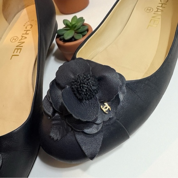 CHANEL Camelia Flats with Floral Accent - Picture 2 of 5